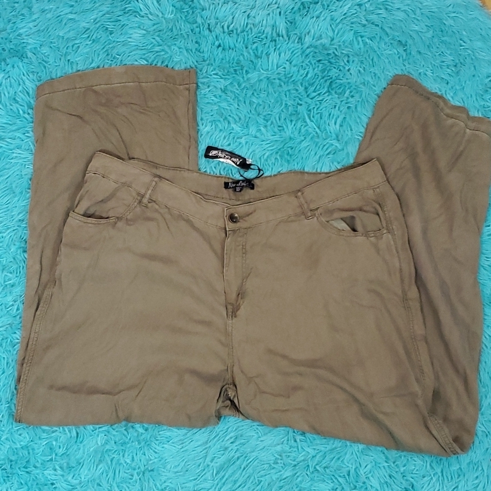 New Leaf NWT Soft Olive Wide Leg Pants
